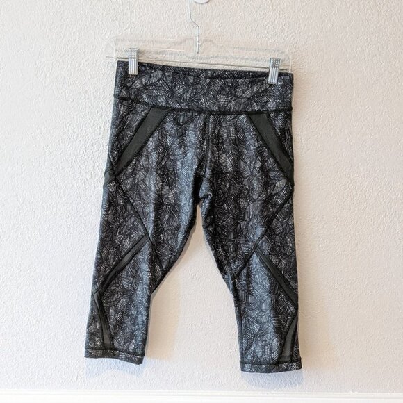 Lululemon Cool To Street Crop in Jazzy White Gator Green Size 6 Style# W6F59S - Picture 2 of 9